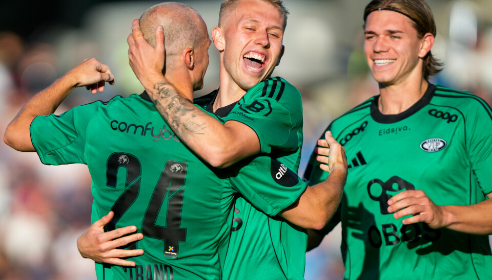 Vålerengas Petter Strand la på til 2-0.