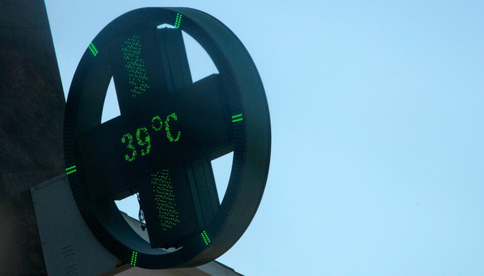 Et termometer i Lisboa viser 39 varmegrader under det som karakteriseres som årets første hetebølge i den portugisiske hovedstaden.