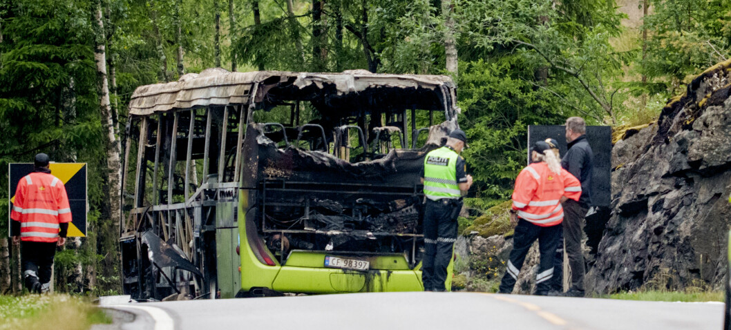 Kvinne (75) død etter bussbrannen