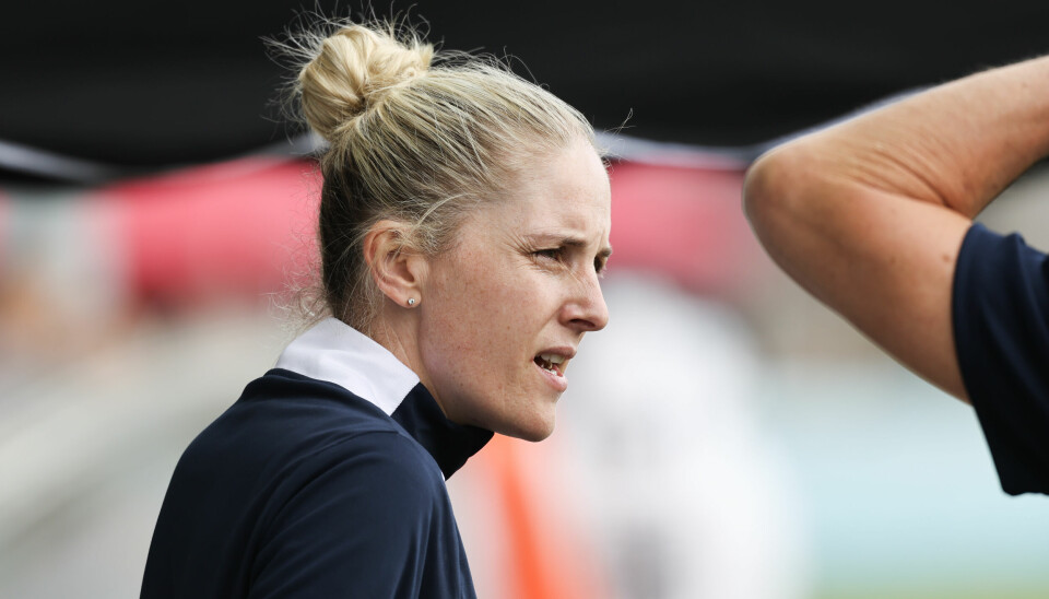 Gemma Grainger må i laguttaket mot Island velge mellom rotasjon for å hvile noen spillere og få andre i gang, og behovet for øving for å løse de spillemessige problemene.