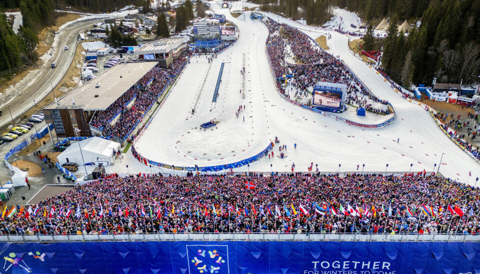 Ski-VM i Granåsen ble en publikumssuksess, men floppet økonomisk.