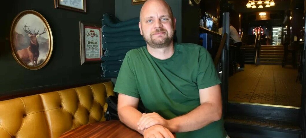 – De sjekker om det er stearinlys i vinflasker. Men ikke timelønna