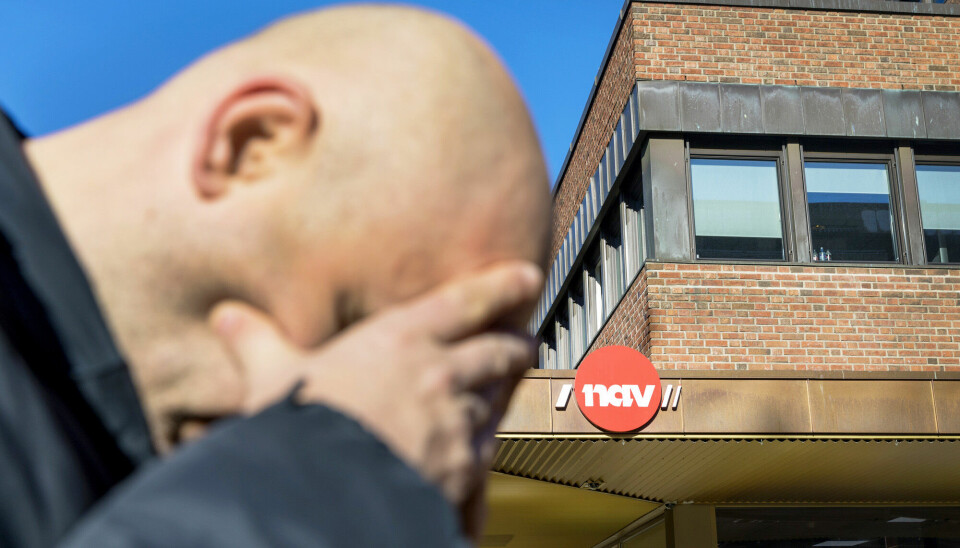 Dagens stønadssystemer er veldig byråkratiske – med utstrakt bruk av behovsprøving, kontroll og krav om motytelse. Systemet er rett og slett dysfunksjonelt og utdatert, og skaper også stress og helseproblemer, mener Henning Jon Grini.