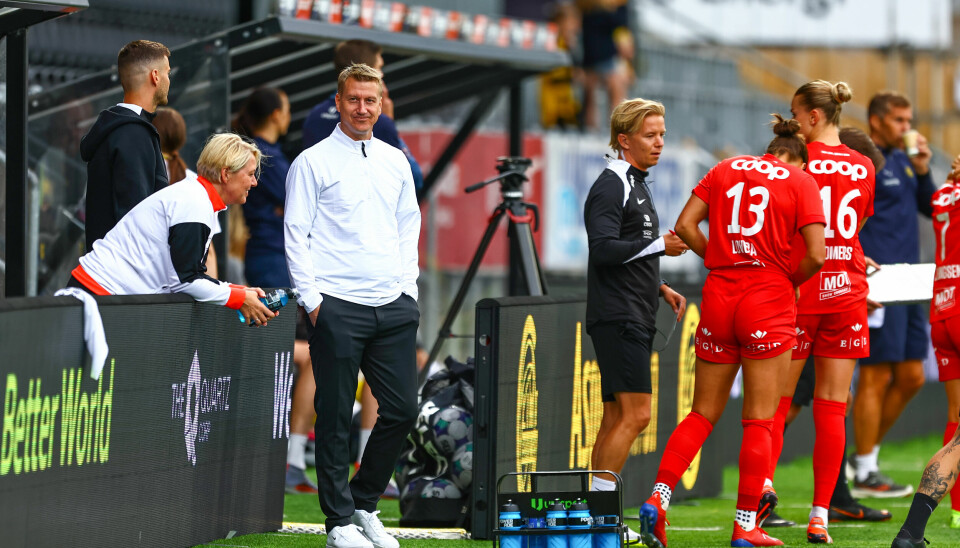 Uyda onanizm qizlar video Erkakdagi sperma